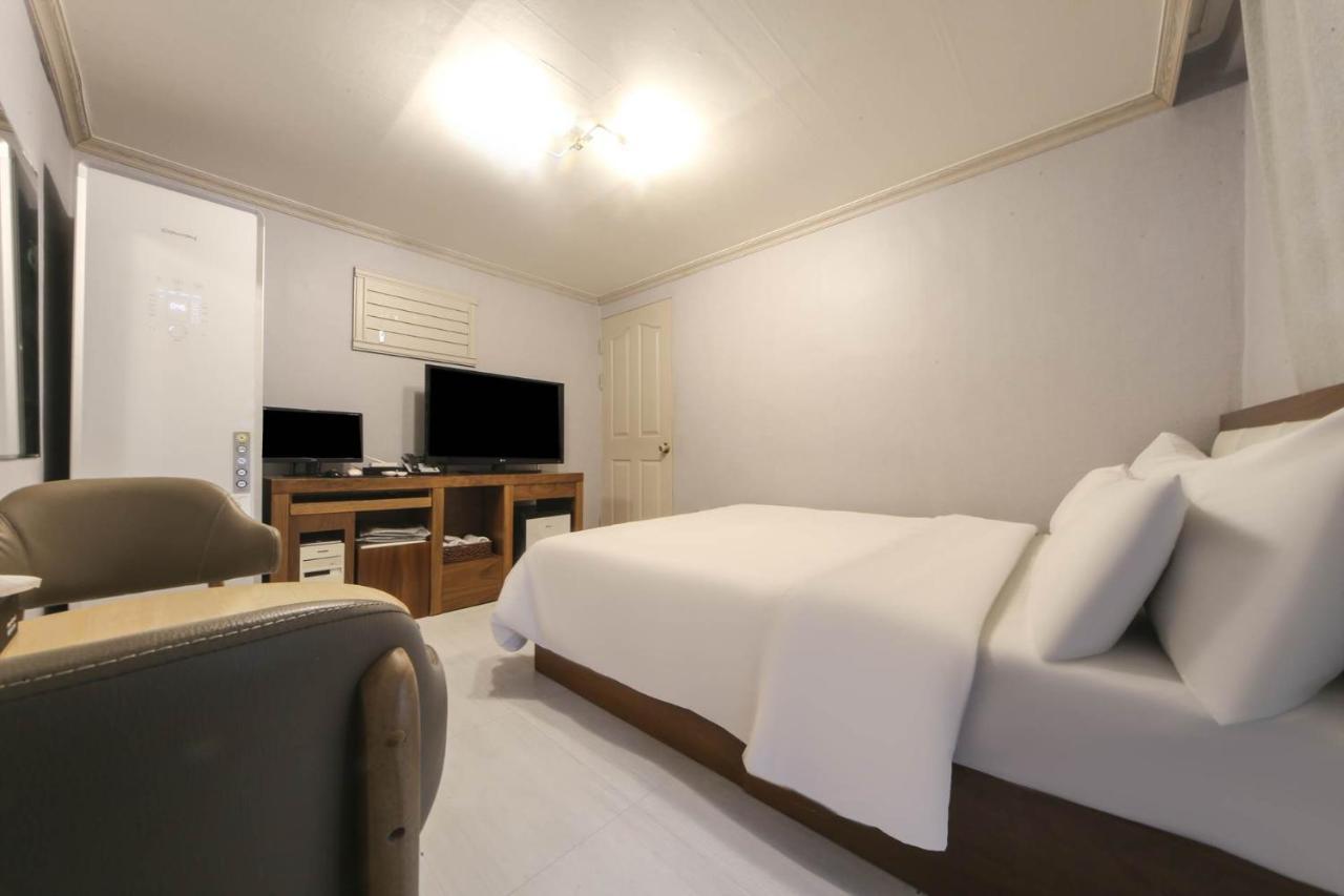 Goodstay Grand Motel Чхунчхон Экстерьер фото