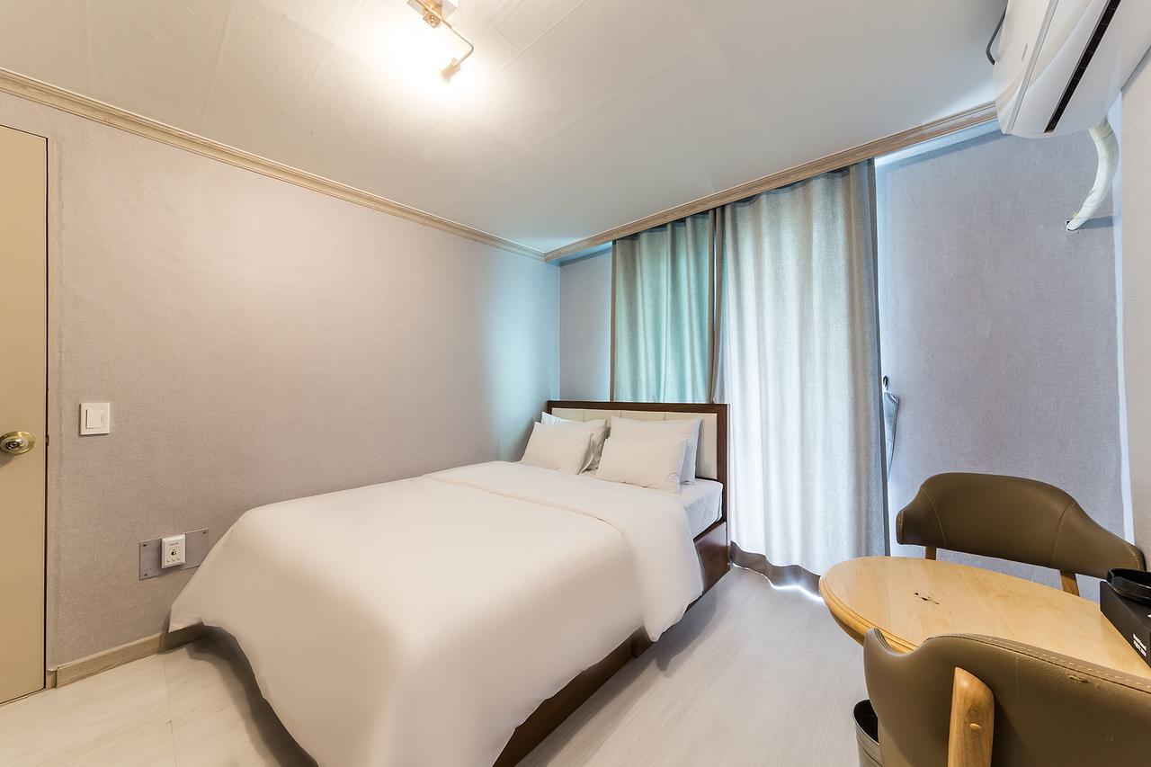 Goodstay Grand Motel Чхунчхон Экстерьер фото