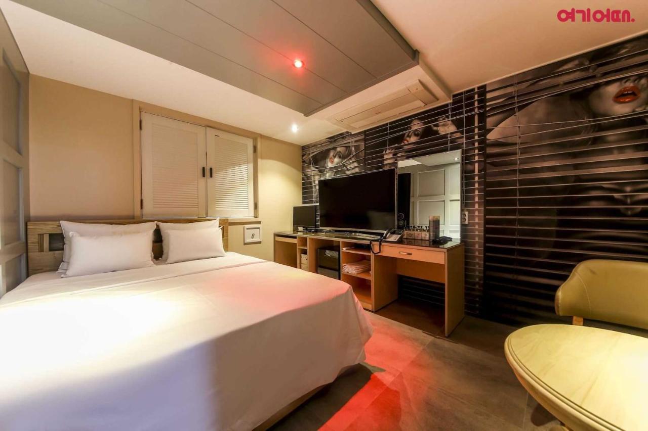 Goodstay Grand Motel Чхунчхон Экстерьер фото